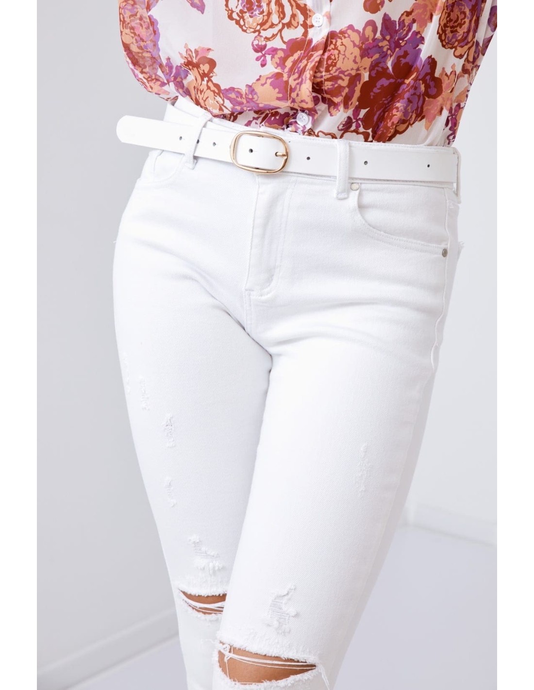 Pantaloni albi din denim cu gauri 20406 - Magazin online - Boutique